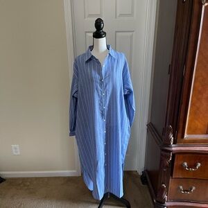 Maxi dress with pinstripes